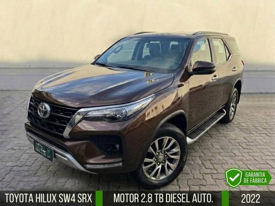 TOYOTA HILUX SW4 2.8 D-4D TURBO DIESEL SRX 7L 4X4 AUTOMÁTICO